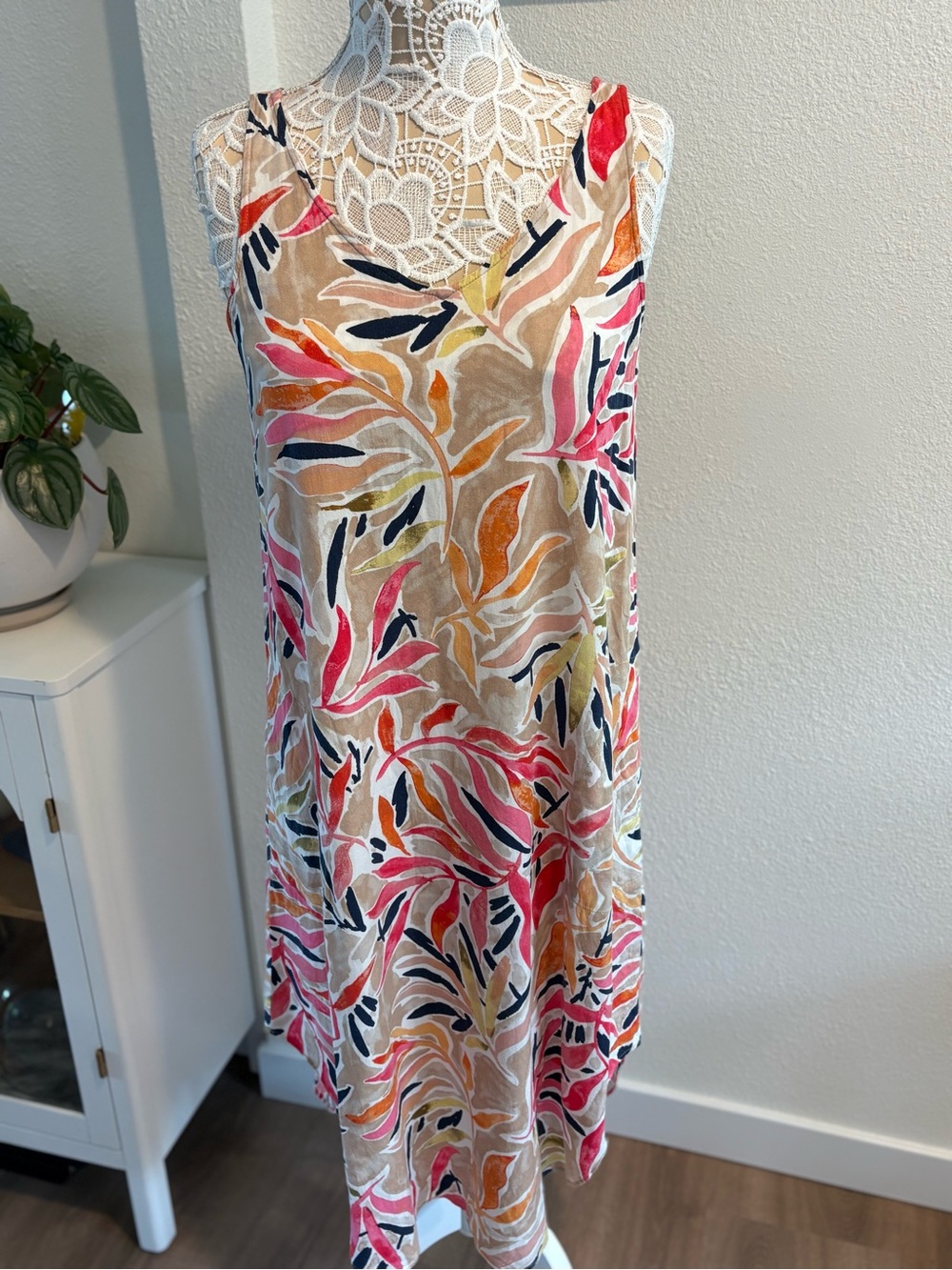 Nic and Zoe Sleeveless Shift Dress in tropical print